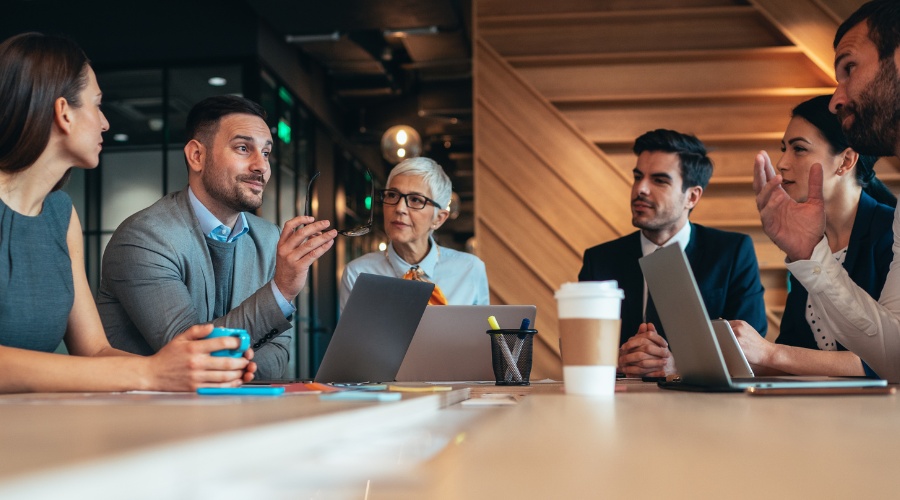 AI for business - team meeting around a table